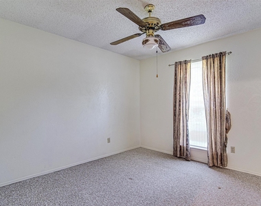 3816 Del Rio Drive - Photo Thumbnail 13