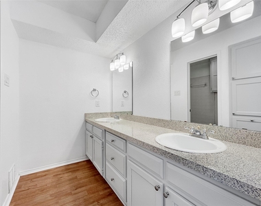 536 Guerin Drive - Photo Thumbnail 6