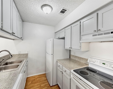 536 Guerin Drive - Photo Thumbnail 4
