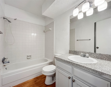 536 Guerin Drive - Photo Thumbnail 7