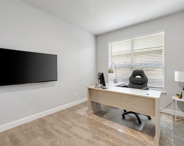 14633 Caelum Drive - Photo Thumbnail 2