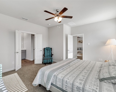 14633 Caelum Drive - Photo Thumbnail 16