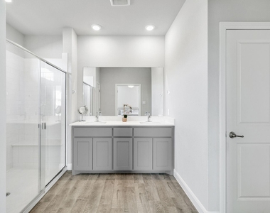 14633 Caelum Drive - Photo Thumbnail 17