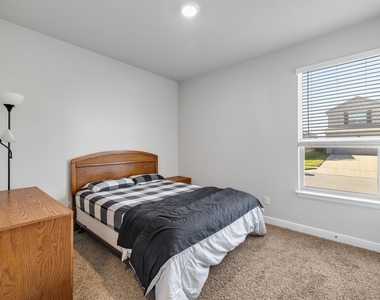 14633 Caelum Drive - Photo Thumbnail 12