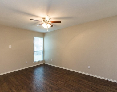1317 Annex Avenue - Photo Thumbnail 6