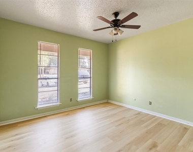 309 Blake Drive - Photo Thumbnail 10
