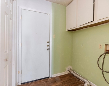 309 Blake Drive - Photo Thumbnail 7