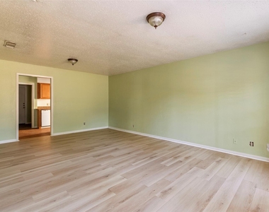 309 Blake Drive - Photo Thumbnail 2