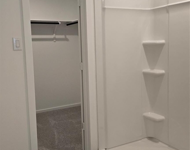 7916 Rutherford Lane - Photo Thumbnail 4