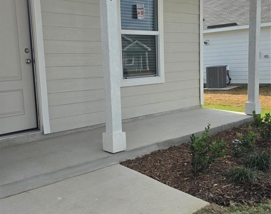 7916 Rutherford Lane - Photo Thumbnail 2