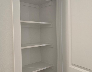 7916 Rutherford Lane - Photo Thumbnail 14
