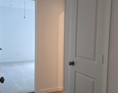 7916 Rutherford Lane - Photo Thumbnail 6