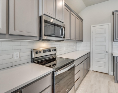6206 Horizon Drive - Photo Thumbnail 7