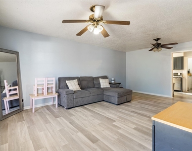 309 Blake Drive - Photo Thumbnail 3