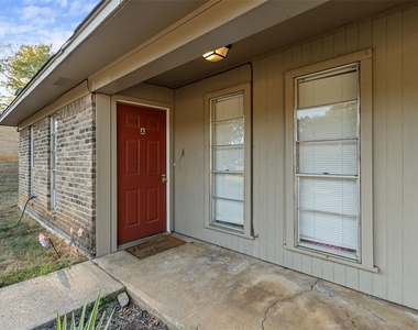 309 Blake Drive - Photo Thumbnail 12