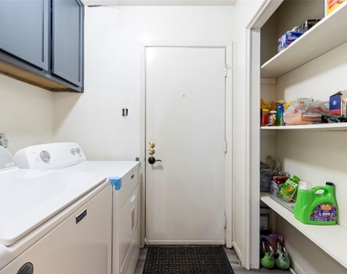 309 Blake Drive - Photo Thumbnail 8