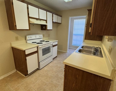 4512 Mizzenmast Court - Photo Thumbnail 4