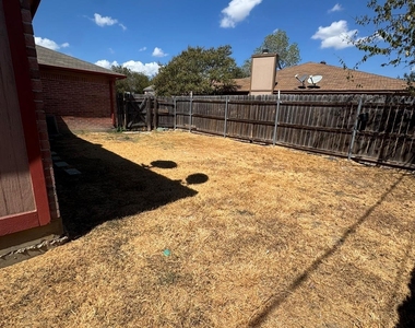 4512 Mizzenmast Court - Photo Thumbnail 12