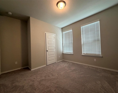 2928 Brittlebush Drive - Photo Thumbnail 9