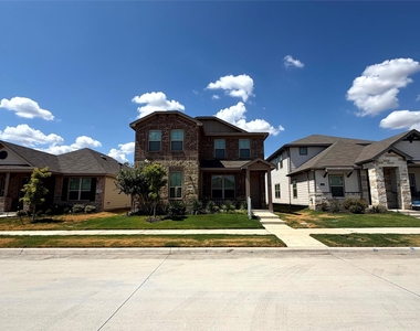 2928 Brittlebush Drive - Photo Thumbnail 1
