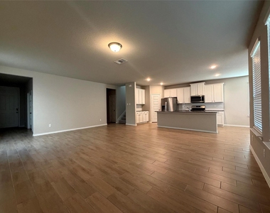 2928 Brittlebush Drive - Photo Thumbnail 2