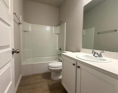 2928 Brittlebush Drive - Photo Thumbnail 13