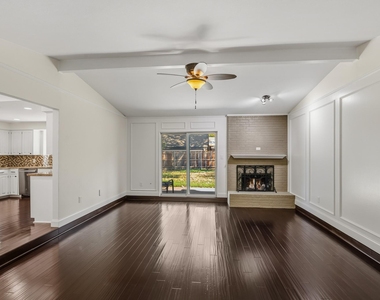 2507 Mardell Drive - Photo Thumbnail 2