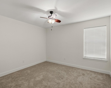2507 Mardell Drive - Photo Thumbnail 12