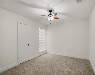 2507 Mardell Drive - Photo Thumbnail 13