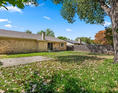 2507 Mardell Drive - Photo Thumbnail 15