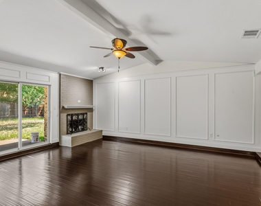 2507 Mardell Drive - Photo Thumbnail 5