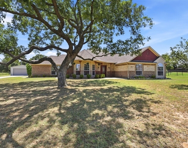 109 Crestwood Lane - Photo Thumbnail 3