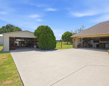 109 Crestwood Lane - Photo Thumbnail 25