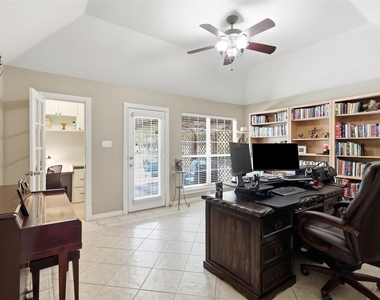 109 Crestwood Lane - Photo Thumbnail 20