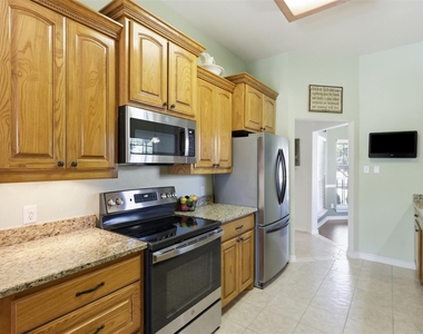 109 Crestwood Lane - Photo Thumbnail 13