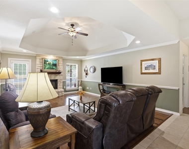 109 Crestwood Lane - Photo Thumbnail 5