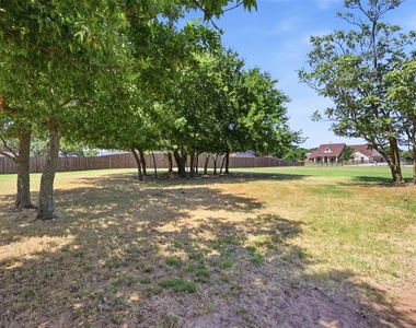 109 Crestwood Lane - Photo Thumbnail 33