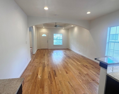 406 Lansing Street - Photo Thumbnail 9