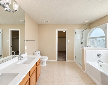 14800 Ledgeview Court - Photo Thumbnail 14