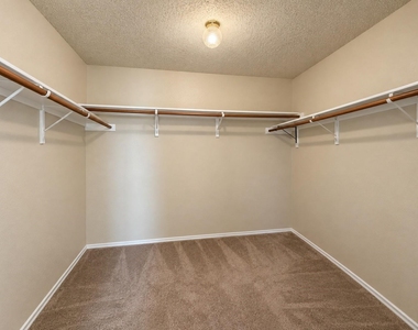 14800 Ledgeview Court - Photo Thumbnail 15
