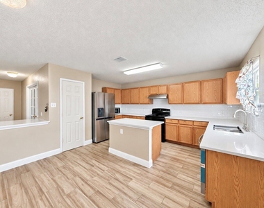 14800 Ledgeview Court - Photo Thumbnail 4