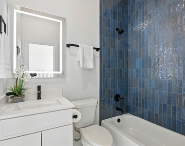 430 E 8th - Photo Thumbnail 16