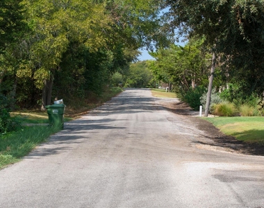 164 Cypress Drive - Photo Thumbnail 6