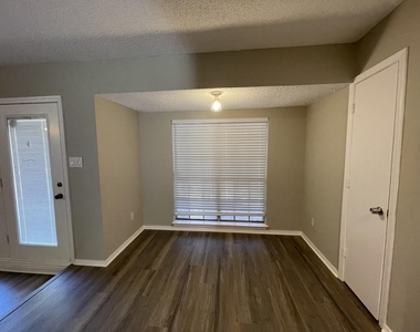 5315 Windy Meadow Drive - Photo Thumbnail 4