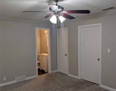 3517 Binyon Avenue - Photo Thumbnail 12