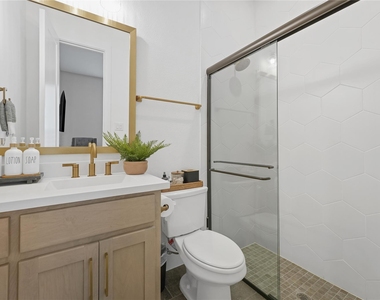 2550 Whitewood Drive - Photo Thumbnail 24