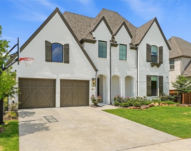2550 Whitewood Drive - Photo Thumbnail 1