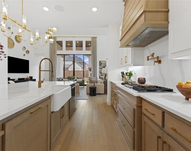 2550 Whitewood Drive - Photo Thumbnail 13