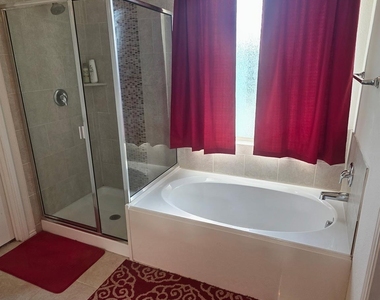 305 Pitt Circle - Photo Thumbnail 18