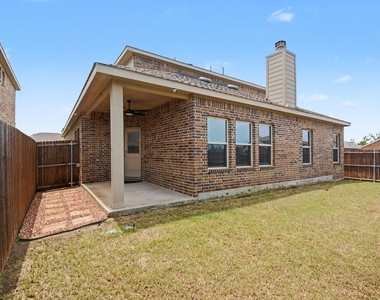 305 Pitt Circle - Photo Thumbnail 32